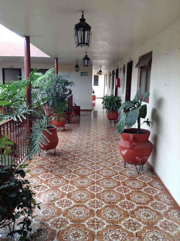 Hotel Atilanos モレリア エクステリア 写真