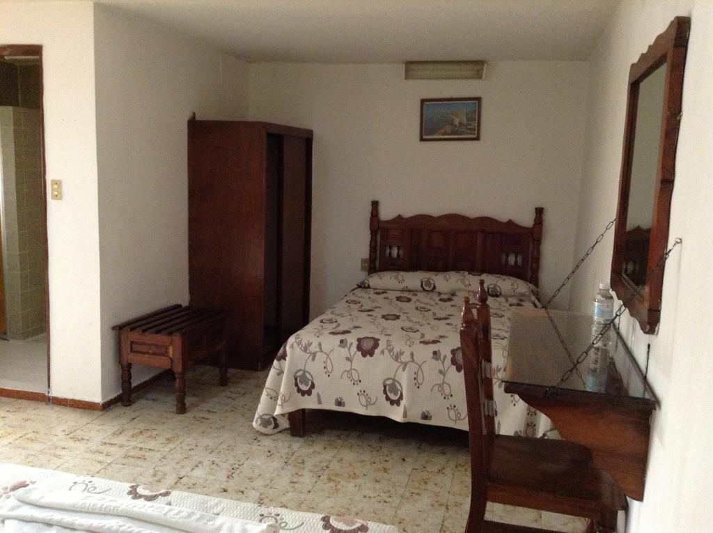 Hotel Atilanos モレリア エクステリア 写真