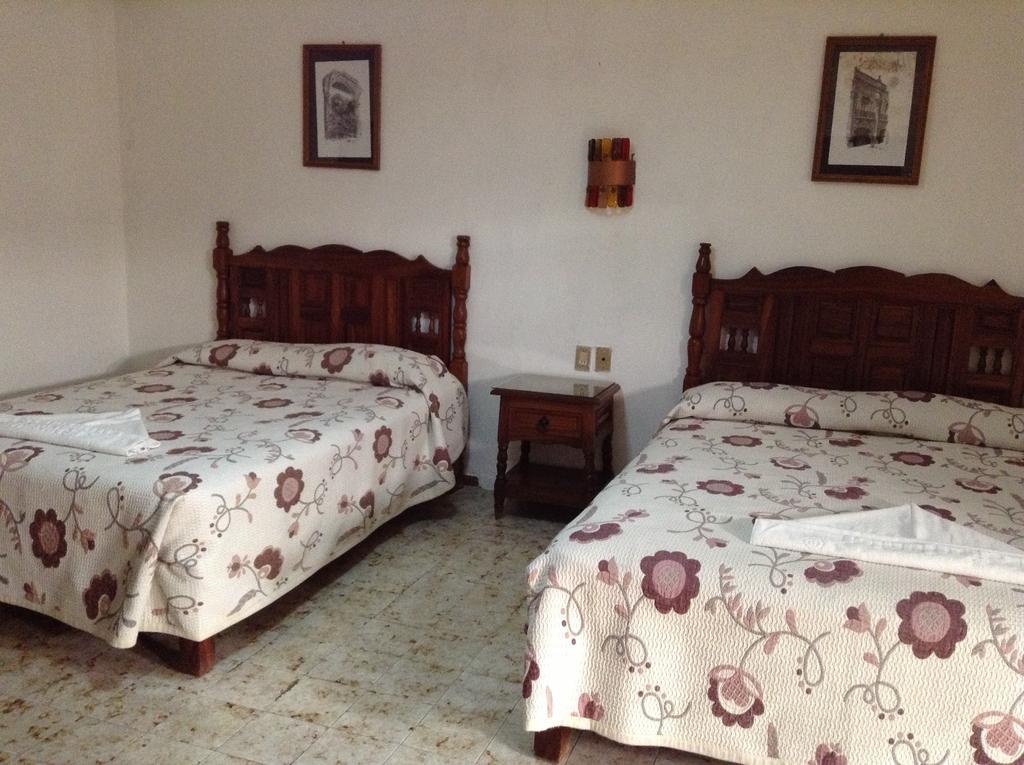 Hotel Atilanos モレリア エクステリア 写真