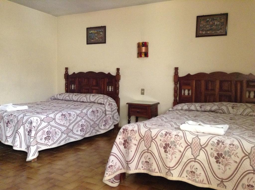 Hotel Atilanos モレリア エクステリア 写真