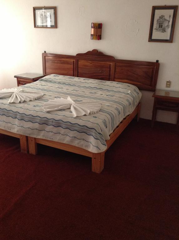Hotel Atilanos モレリア エクステリア 写真